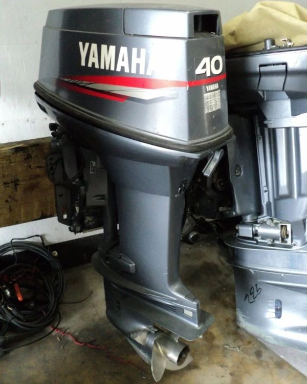 1999 Yamaha 40 hp 2-stroke 20"  Shaft Outboard Motor