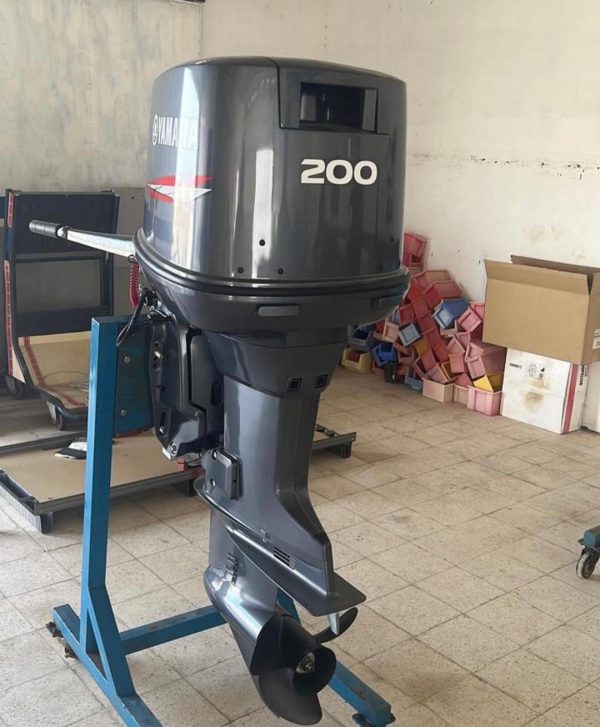 2008 Yamaha 200 hp 2- stroke 20'' Shaft outboard motor