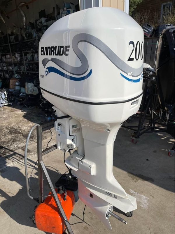 2005 Evinrude 200 HP 2 Stroke 20" Shaft