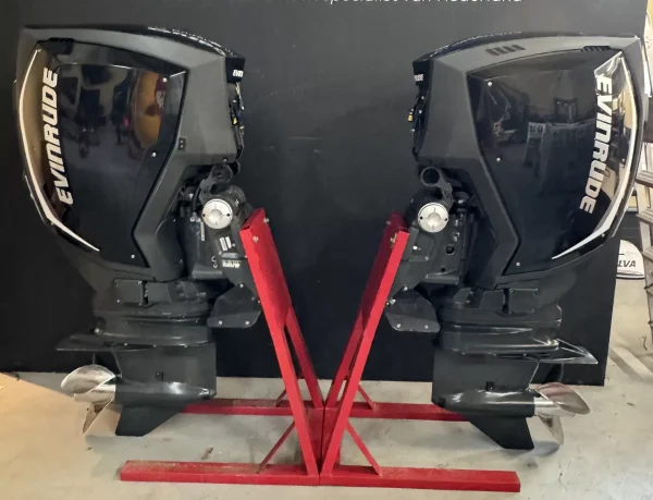 Twin Evinrude E-TEC 300 HP G2 V6 EFI outboards